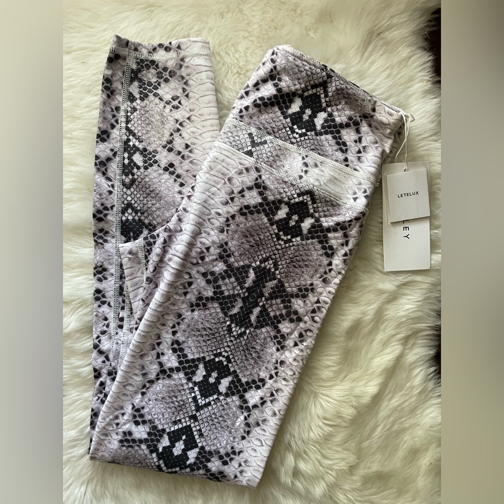 New! Varley LETLUX Snake Print Leggings